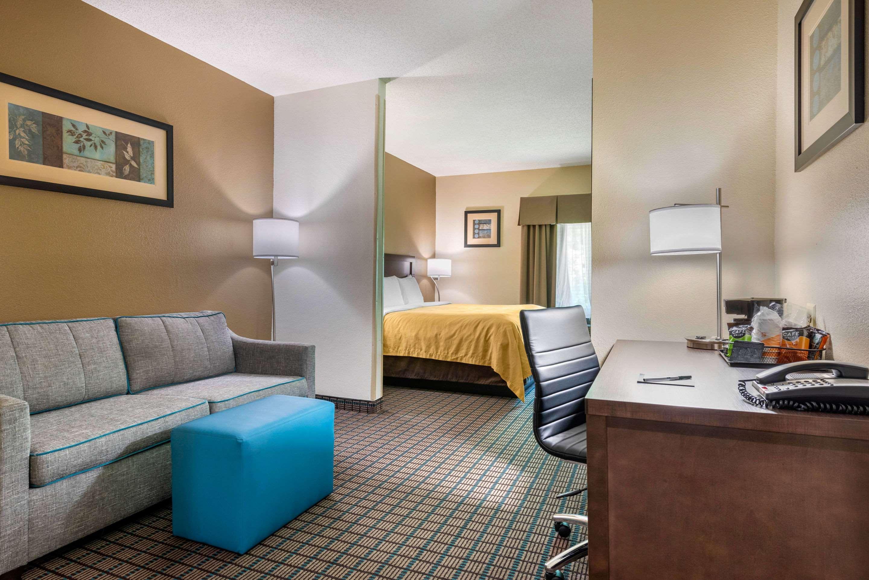 Comfort Inn & Suites Cincinnati Exterior foto
