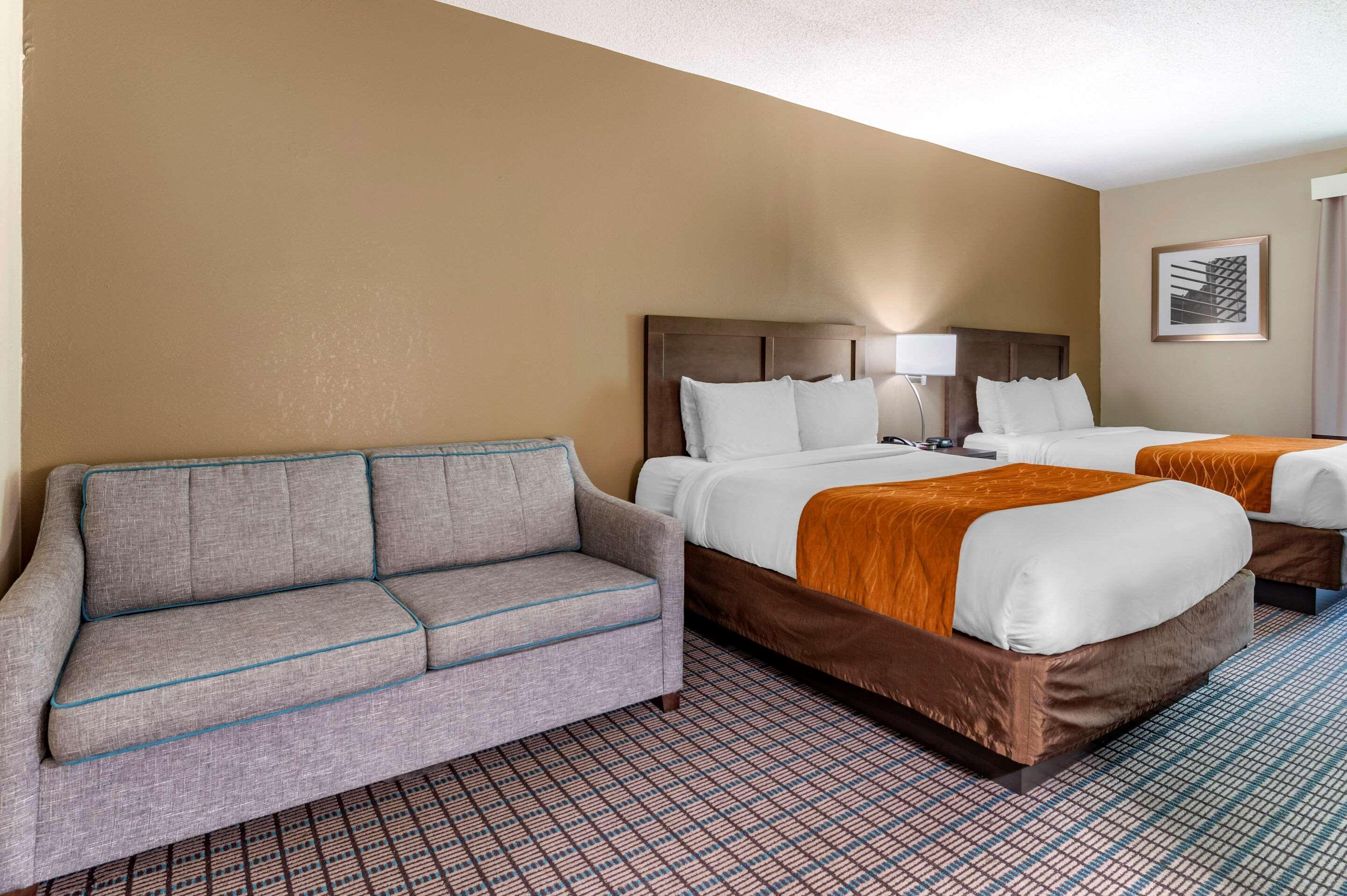 Comfort Inn & Suites Cincinnati Exterior foto